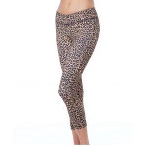 Kira Grace leopard capri legging